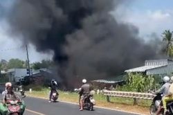 Cháy nhà giữa trưa ở Cà Mau, 400 triệu tiền mặt thành tro