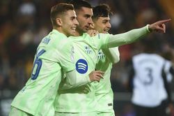 Cựu sao trẻ Man City lập hat-trick, Yamal tiếp tục ghi bàn. Barcelona thắng kiểu 'bàn tay nhỏ'