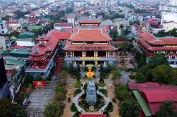 Ngắm vẻ đẹp chùa Diệc giữa lòng thành Vinh