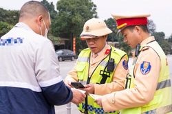 Vi phạm nồng độ cồn, ma túy, 2 người đàn ông ở Nghệ An bị phạt 70 triệu đồng