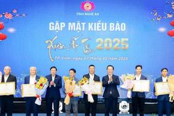 Lãnh đạo tỉnh gặp mặt kiều bào Nghệ An dịp đầu Xuân Ất Tỵ 2025