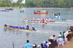 Sôi động giải đua thuyền đầu xuân