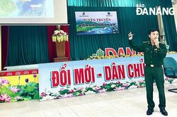 Người cán bộ vận động quần chúng nhiệt huyết