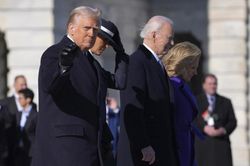 Tổng thống Trump tước quyền truy cập thông tin mật của ông Biden