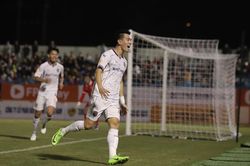 Tiến Linh vượt một loạt chân sút ngoại để dẫn đầu danh sách phá lưới V-League