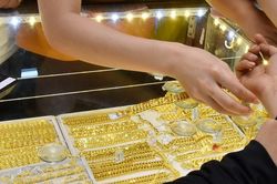 Giá vàng chiều nay 9/2/2025: Giá vàng có tuần tăng nhảy vọt cả ở trong nước và quốc tế