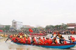 Đặc sắc Giải đua thuyền tại Lễ hội Cầu Ngư ở Quỳnh Lưu