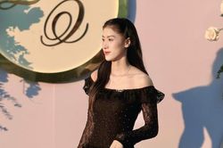 Đối chuyền xinh đẹp nhất bóng chuyền nữ Việt Nam tung bộ ảnh chào đón sinh nhật tuổi 24