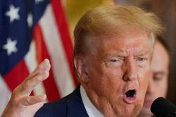 Ông Trump khiến giá vàng tăng 'không cản nổi'