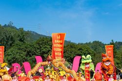 Khai mạc Lễ hội Đền Vua Mai năm 2025