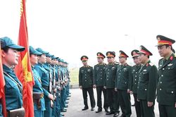Chính ủy Quân khu 4 kiểm tra tại Sư đoàn 324