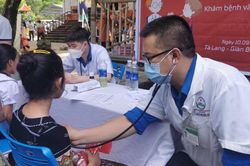 Tận tâm với bệnh nhân ung bướu