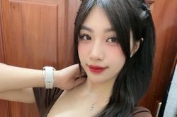 Đô vật hot girl, 'Thần Sấm' vạm vỡ gây sốt ở hội làng đầu năm