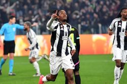 Tài năng trẻ ghi bàn từ ghế dự bị, Juventus giành lợi thế ở lượt đi vòng play-off Champions League