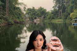 Nữ streamer Thái Lan 'đổi nghề' chuyển hướng quyến rũ 'hết nấc'