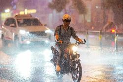 TPHCM: Sẽ còn xuất hiện mưa trái mùa trong 2 ngày tới