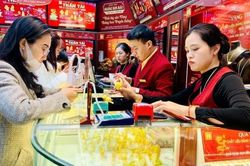 Chiều 12/2: Giá vàng trong nước giảm mạnh cả triệu đồng/lượng