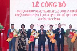 Huyện Nam Đàn công bố hợp nhất, thành lập các cơ quan huyện và công tác cán bộ