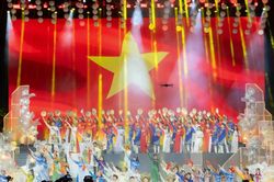 Lễ hội Áo dài TP. Hồ Chí Minh lần thứ 11 có chủ đề 'Áo dài Việt Nam – Vươn cao Việt Nam'