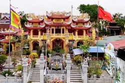 Vấn nạn ăn xin tại cơ sở tâm linh tự phát