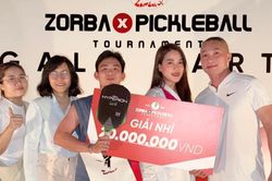 Chỉ mới tập pickleball 1 tháng, nữ diễn viên gạo cội làng điện ảnh Việt Nam giật luôn giải thưởng trong lần đầu tỉ thí