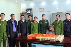 Vận chuyển 30kg ma túy đá đi tiêu thụ thì bị tóm gọn