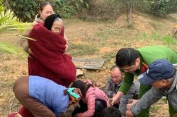 Cụ bà 88 tuổi rơi xuống giếng sâu ở Tuyên Quang