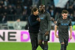 Conte đã hết 'phép' với Napoli rồi sao?