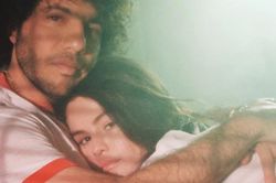 Selena Gomez và hôn phu phát hành album chung