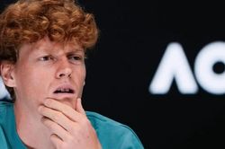 Bị cấm thi đấu 3 tháng vì doping, Jannik Sinner làm gì trong thời gian treo vợt?