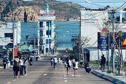 Xử lý du khách đứng giữa đường chụp ảnh 'đu trend' Đại Lý