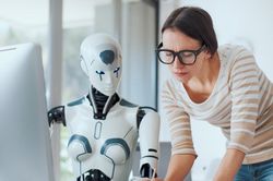 Công việc văn phòng hay lao động chân tay: Ai sẽ 'sống sót' sau cuộc cách mạng AI?
