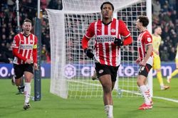 Juventus thua bàn quyết định ở hiệp phụ, bị PSV Eindhoven loại khỏi cúp C1