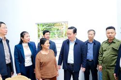 Bí thư Tỉnh ủy Nghệ An kiểm tra tiến độ xây dựng, sửa chữa nhà ở cho người có công, hộ nghèo tại huyện Quỳ Hợp
