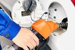 Giá xăng tăng tiếp