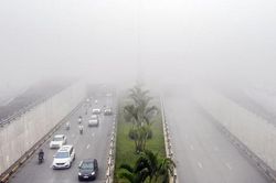 Hà Nội mưa rét cùng độ ẩm cao, Nam Bộ nắng ấm