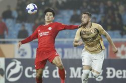 Chuyên gia Đoàn Minh Xương: 'V-League nóng cả chuyên môn cùng chuyện bên lề'
