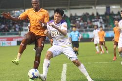 HLV HAGL thú nhận thua Hà Nội FC vì thủ kém