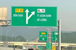 Người điều khiển phương tiện tham gia giao thông trên cao tốc phải tuân thủ quy tắc nào?