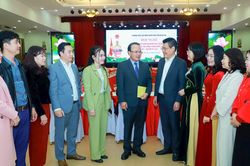 Thường trực HĐND tỉnh Nghệ An trao đổi kinh nghiệm hoạt động với Thường trực HĐND cấp huyện