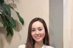 Sinh nhật vợ, NSND Công Lý gây bất ngờ khi tặng quà trên máy bay
