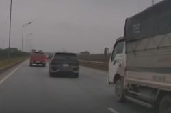 Ôtô không xi nhan, 'đảo làn như rang lạc' trên cao tốc