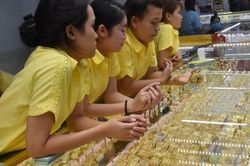 Giá vàng hôm nay 22/2: Giá vàng trong nước, vàng thế giới cùng giảm vào cuối tuần
