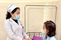 Nữ điều dưỡng hết lòng vì bệnh nhân trên miền đất đỏ Phủ Quỳ