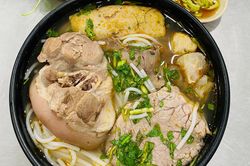 Cách nấu bún bò ngon chuẩn vị tại nhà