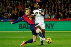 Barcelona rao bán De Jong cho 5 CLB lớn