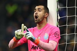 Man City tìm ra người thay Ederson