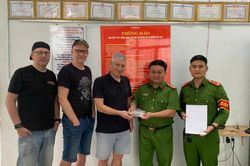 Công an phường Mỹ An đẩy mạnh tuyên truyền, vận động, thu hồi vũ khí vật liệu nổ trong cộng đồng người nước ngoài