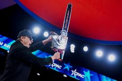 Elon Musk: 'Cơ hội thứ hai hoặc bị sa thải'