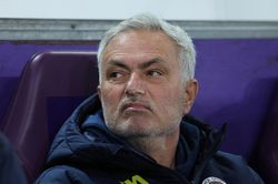 Mourinho nguy cơ bị cấm chỉ đạo 6 tháng